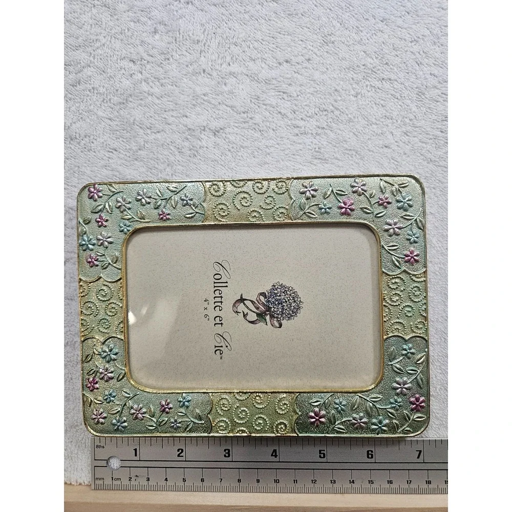Collette et Cie enamel/stone frame. 5/7 Green/Silver